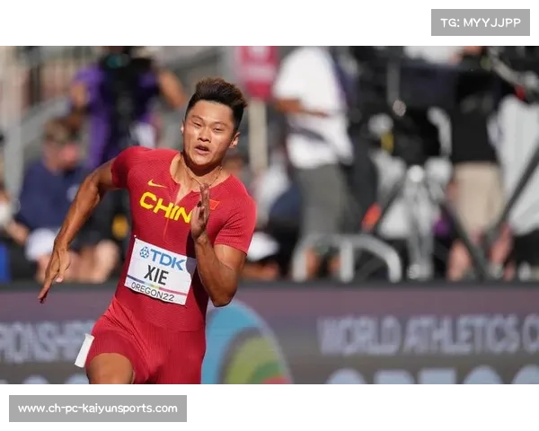 14岁短跑新星百米夺冠，独特跑姿引关注